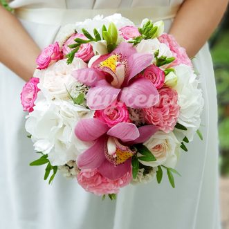 Букет невесты из гвоздик и орхидеи Букет невесты из гвоздик и орхидеи