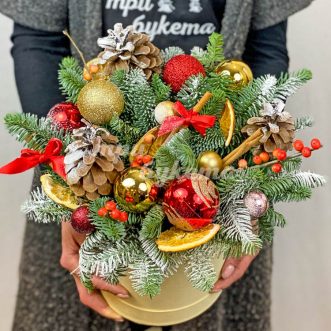 Хвойная композиция на праздник