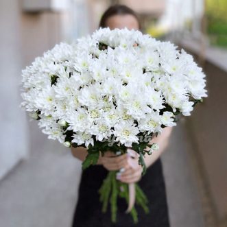 Букет из 19 белых куст. хризантем